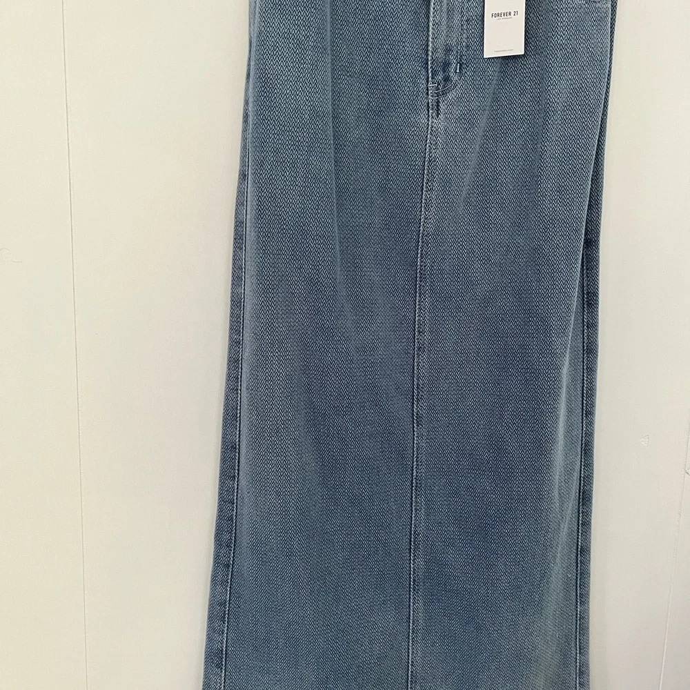 NEW Forever 21 Long Denim Skirt Chevron Pattern Long Slit in Back Size Medium - Picture 6 of 10